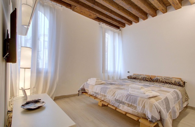 2 bedroom apartment in venice