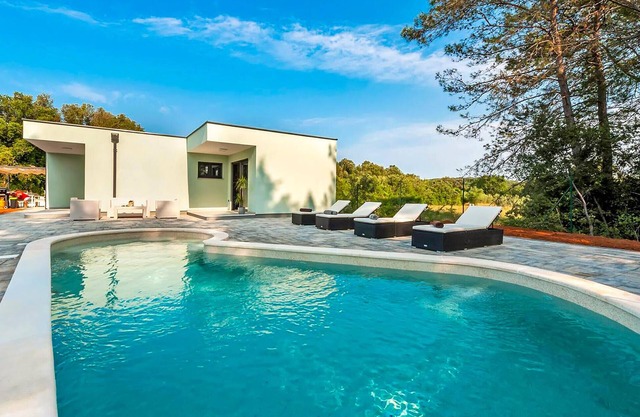 2 bedroom awesome home in Rovinj