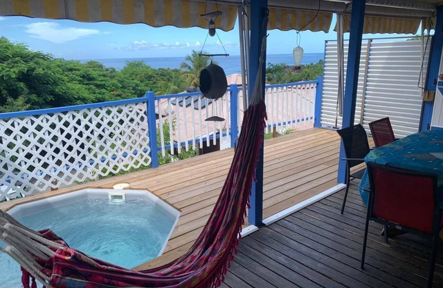 2-bedroom bungalow with beach access, private SPA, beautiful sea view