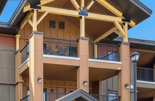 2-bedroom condo in superb West Yellowstone with fitness and AC