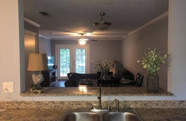 2-bedroom condo in charming Oxford within walking distance of the stadium.