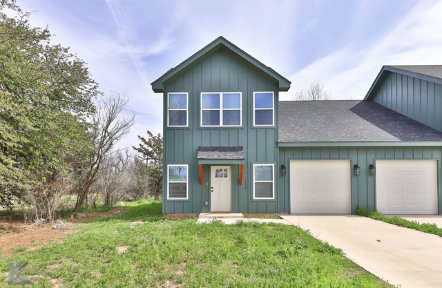 2-bedroom condo w/garage in Abilene