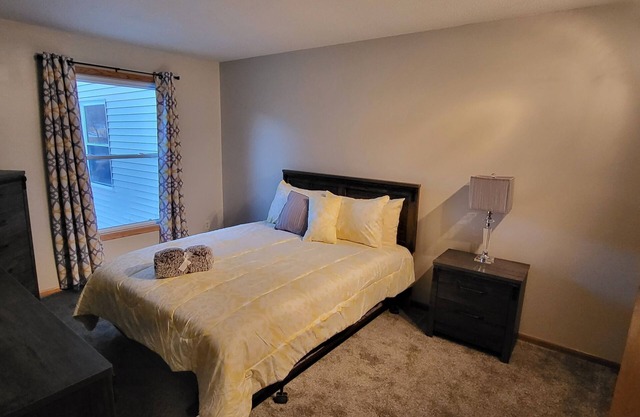 2 bedroom condo with optional garage