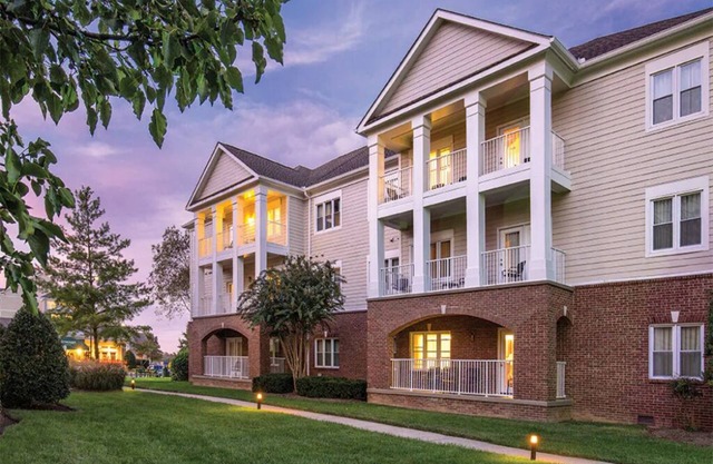 2 Bedroom Deluxe Condo in Nashville, on Cumberland River!