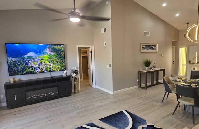 2 Bedroom Fountain Hills Retreat w Jacuzzi ,Pet Friendly!