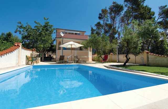 2 bedroom gorgeous home in Banjol