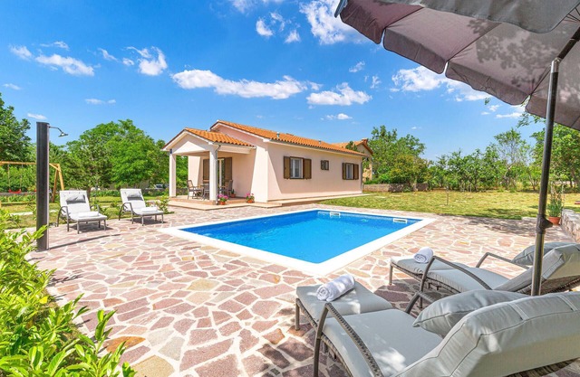 2 bedroom gorgeous home in Trget