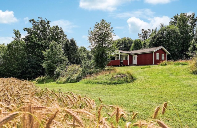 2 bedroom gorgeous home in Broaryd