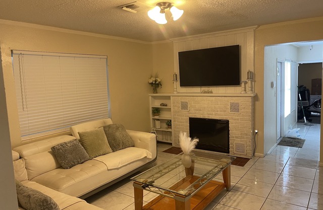 2 Bedroom House, Ideal for a Family