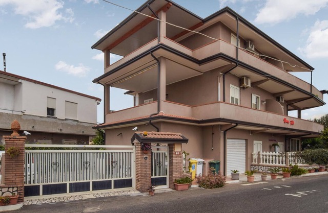 2 bedroom accommodation in Isola di Capo Rizzuto