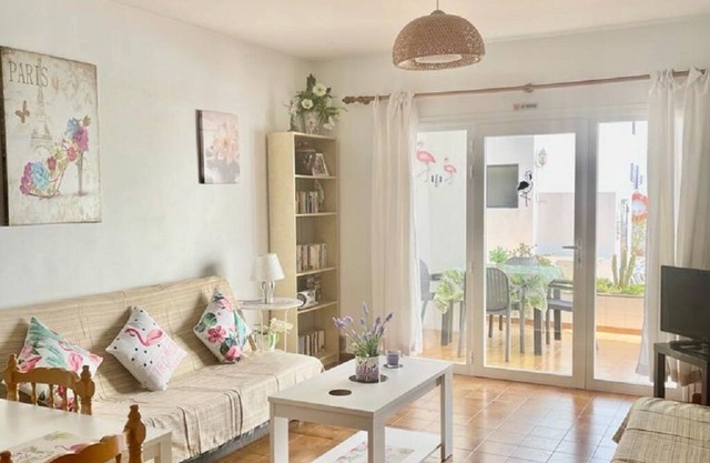 2 bedroom Los Jameos Aparment. Sleeps 4. 2 minute walk from town