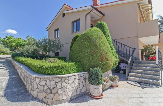 2 bedroom lovely apartment in Gracisce