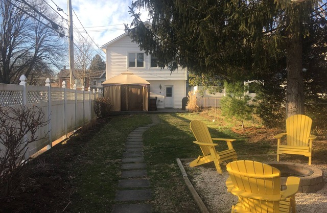 2 Bedroom Near: Messiah University, Mechanicsburg, Carlisle, Harrisburg, Hershey