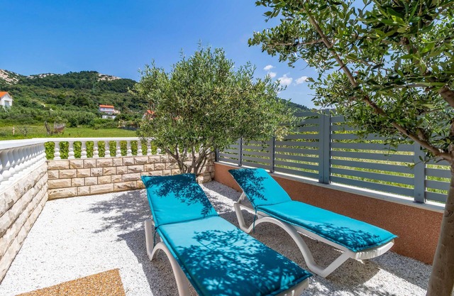 2 bedroom nice apartment in Rab