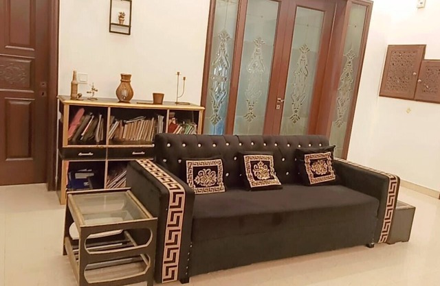 2 Bedroom Private Apartment in a Luxurious house in Posh area. Close to Airport