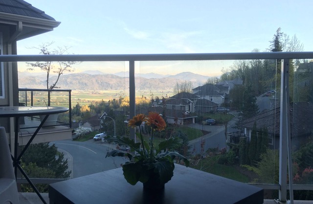 2 Bedroom Private Suite In East Abbotsford with Stunning Views