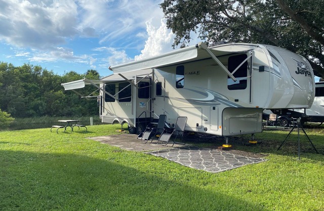 2-bedroom RV near Boca Grand with WiFi, fitness room and pool
