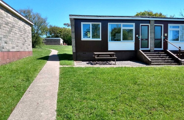 2 Bedroom, Self Catering Holiday Chalet, Near Bude.