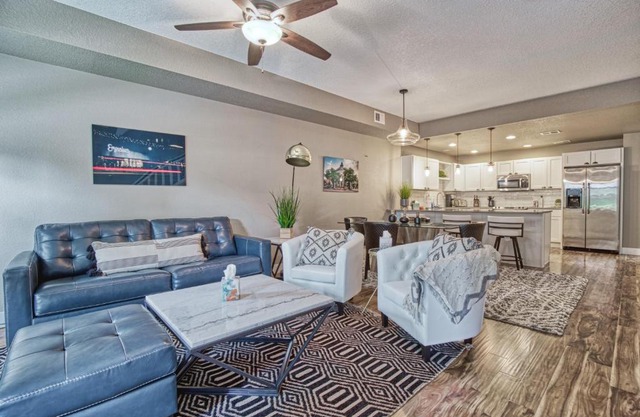 2 Bedroom townhome, super close to downtown FC!