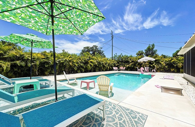 2-bedroom vacation home just 11 minutes from Siesta Key Beach