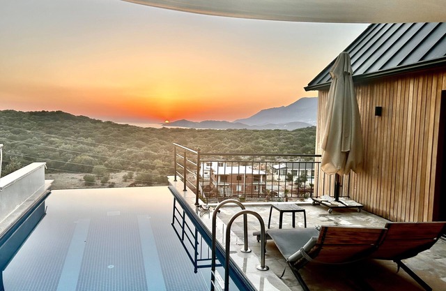 2 bedroom villa with private pool and great views