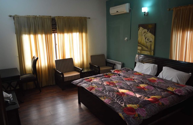 2 Bedroom with extra single bed