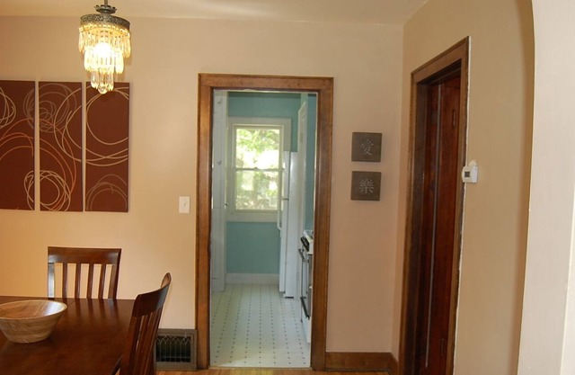 2 bedrooms, 2 bath, fenced in yard and a single stall garage.