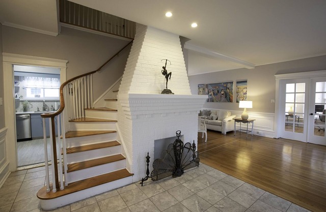 2 bl from beach, tennis/pickleball. Sleeps 11, perfect memory maker home - LOVE