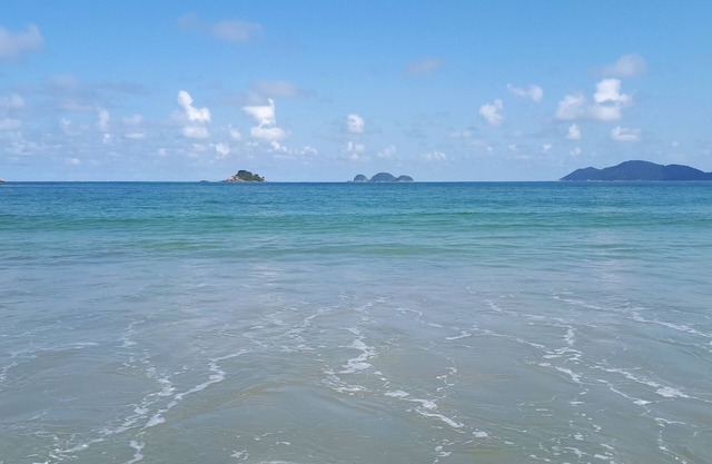 2 blocks from the sea, shops at the door (Canto do Tortuga cove) safe