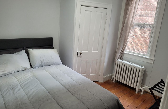 2 Blocks from Union Station Capitol Hill Apartment