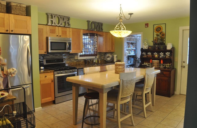 2 Blocks to the Beach 3 Bedrooms 3 Bathrooms (Weekly Rental Sunday Check in-out)