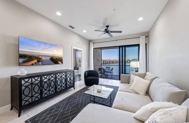 2 BR, 2 bath condo, den, lanai, pool, fitness room
