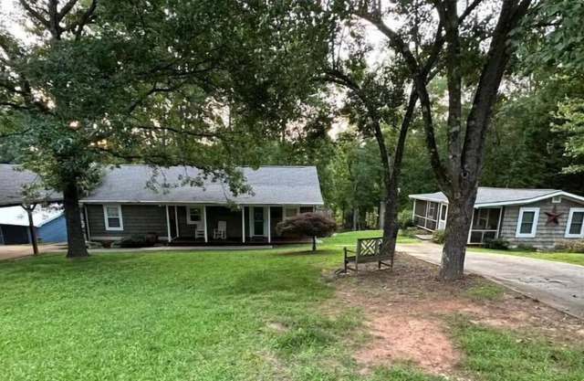2 cabins Lake Hartwell near Clemson and Greenville