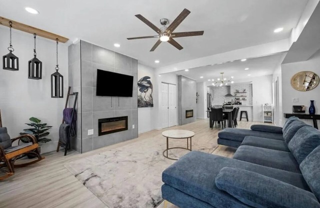 2 Day Flash Sale Huge Downtown Pittsburgh Home Luxe Bedrooms and Baths Sleeps 14
