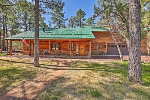 2 Decks and Game Room Expansive Family Cabin