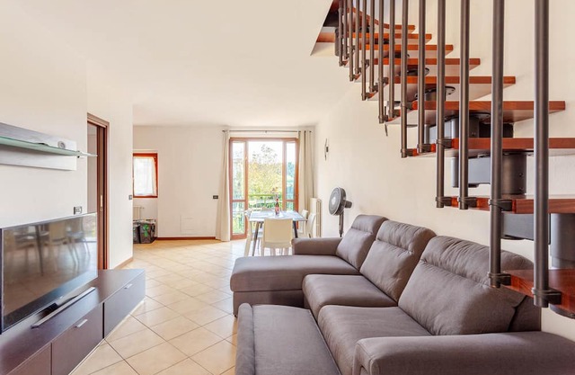 2' from Lake Monate, 5' from JRC, Free Park, WiFi