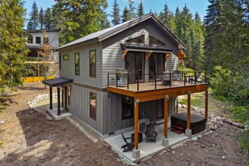 2 Homes Sleeps 22 Sauna Hot Tub Fire Pit