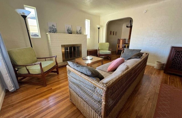 2-House Compound with 4BR, Pool Near UA, Downtown