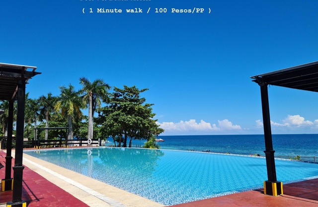 2 Luxury 2Bedroom Condos next to each other, woow oceanviews, 2 pools, Beach Gym