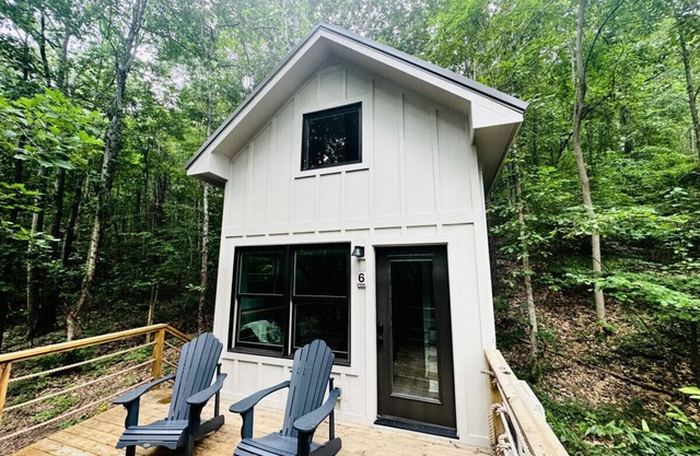 #2 (Maple) Luxury Treehouse near Lake Guntersville