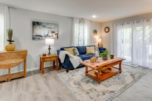 2 Mi to Beach, Shared Yard Space West Haven Apt!