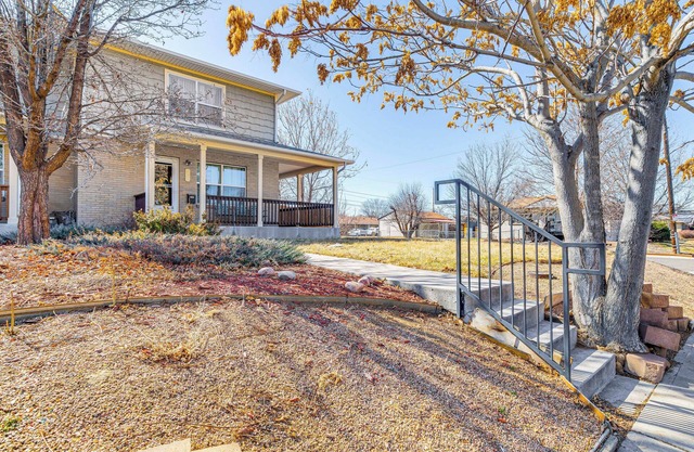 2 Mi to Denver Zoo: Family Home w/Porch!