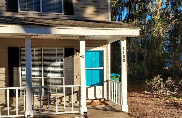 2 Miles From Parris Island - 3 Miles From Downtown Beaufort