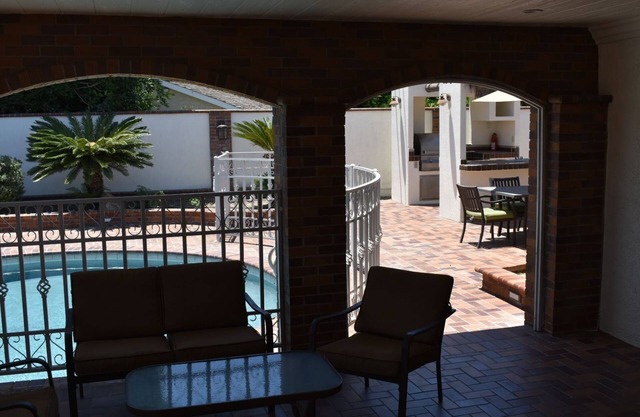 2 Min Away From Disney, 20 Min From The Beach, 45 Min To Downtown La