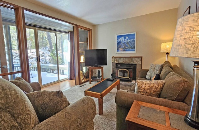 2 Mtn. View-Sunriver, Oregon: BBQ, WiFi, SHARC Aquatics, Tubing Hill, Mt. Bachelor, Golf, Deschutes River, Tennis, Bike Paths