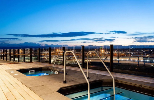 2 Queen: The Source Hotel + Market Hall, Vintage Finds, Flame-Seared Sushi