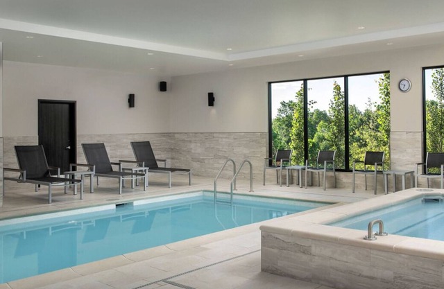 2 Relaxing Units w/ Kitchen, Pool, Close to Palisade Falls, FREE Breakfast!