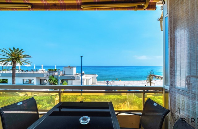 2-Room Apartment with Sea View Terrace, parking, sea access