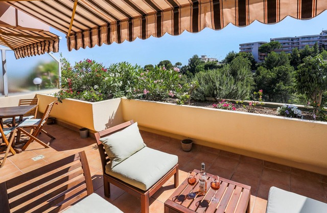 2 rooms air-conditioned, big terrace seen sea and greenery, swimming pool