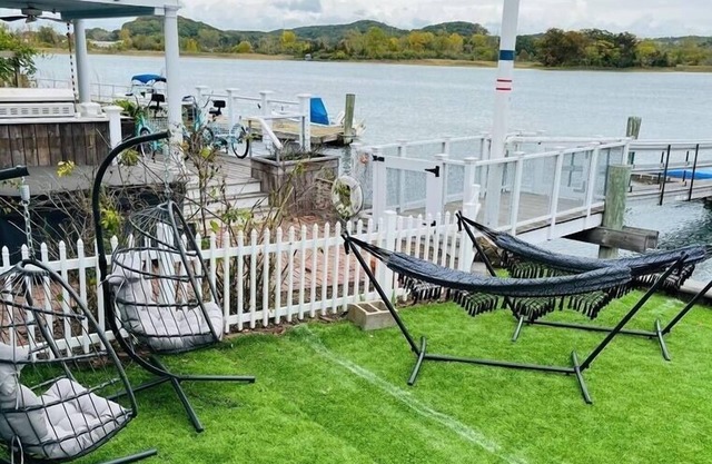 2 water view new homes with outdoor Spa